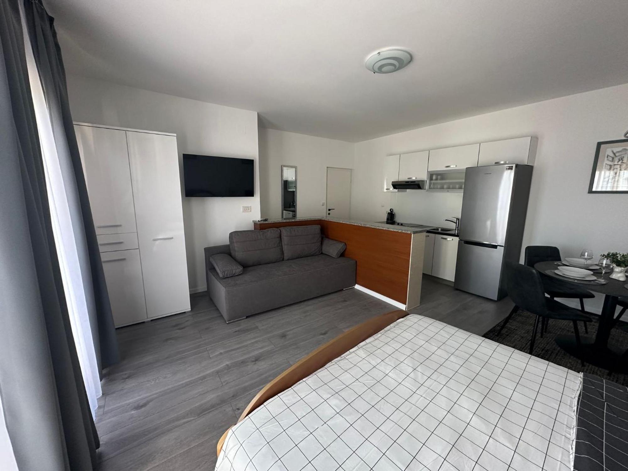 Apartments Villa Sunce Dugi Rat Eksteriør billede