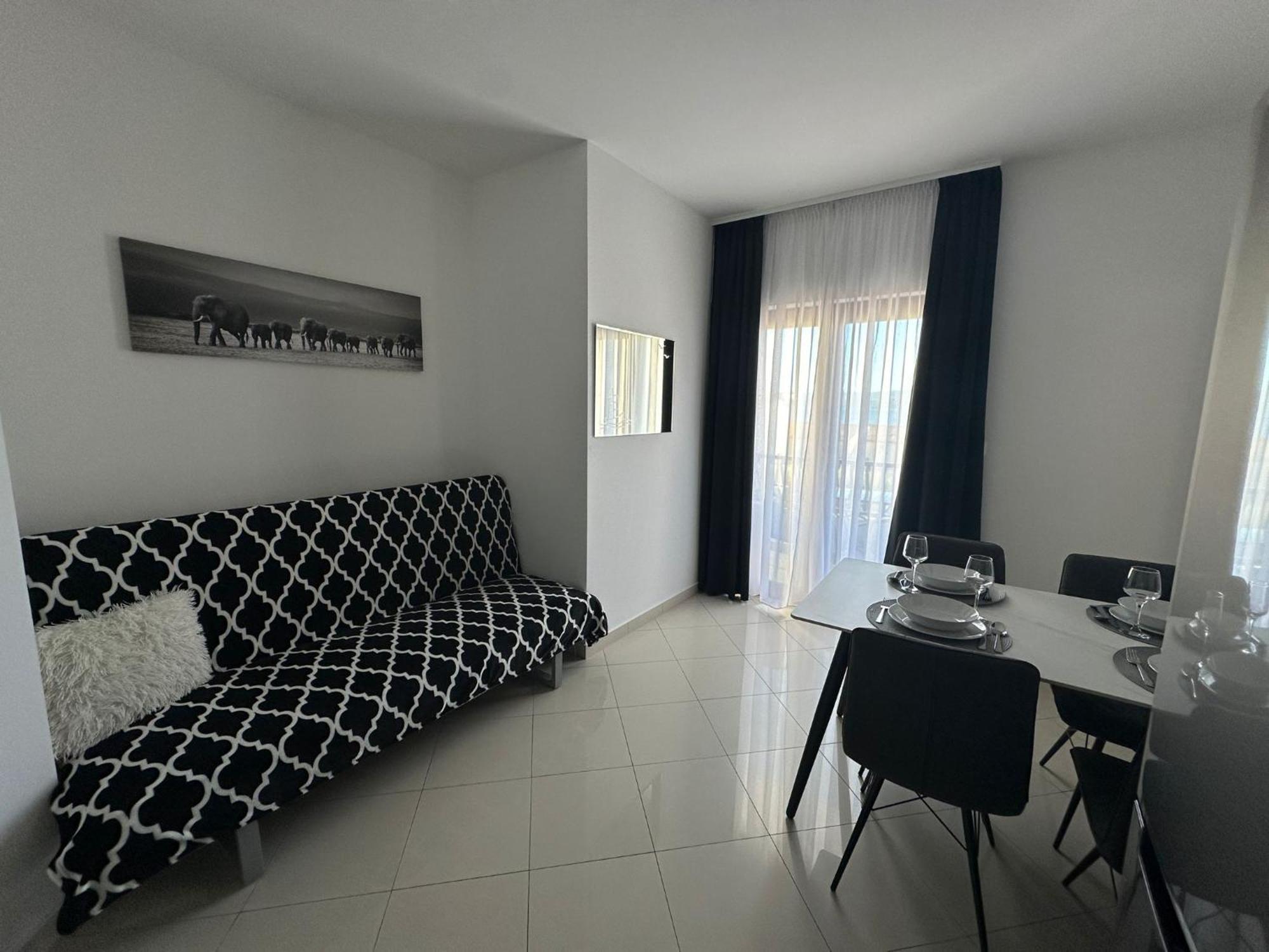 Apartments Villa Sunce Dugi Rat Eksteriør billede