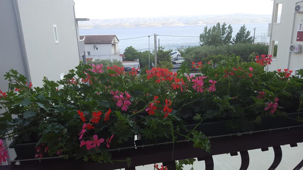 Apartments Villa Sunce Dugi Rat Eksteriør billede