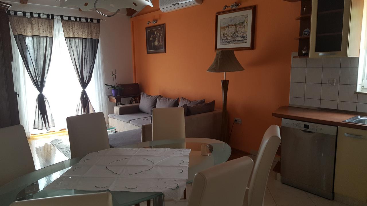 Apartments Villa Sunce Dugi Rat Eksteriør billede